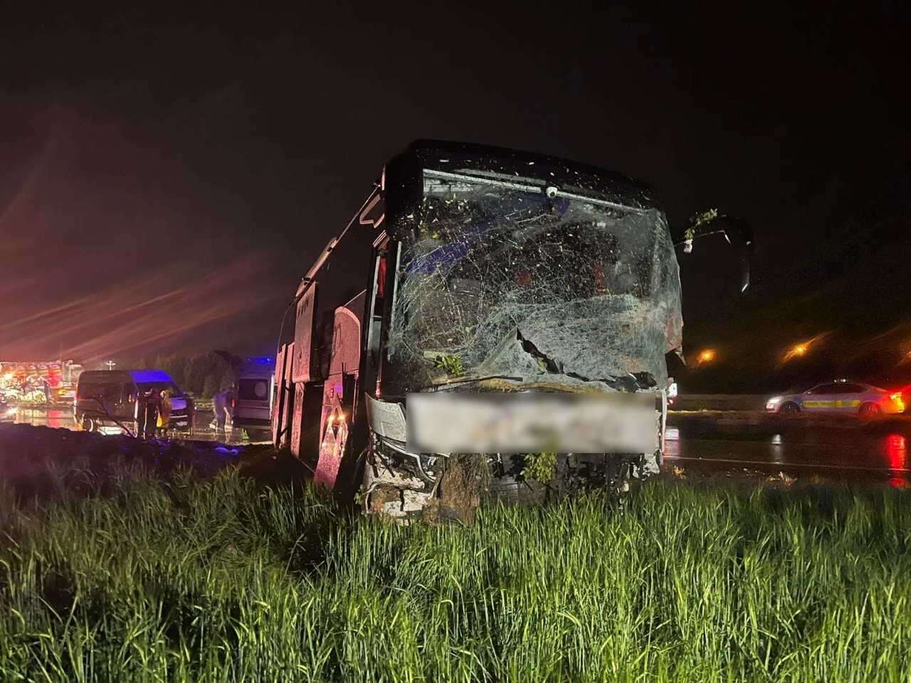 Uşak'ta feci kaza: 4 ölü, 17 yaralı 2